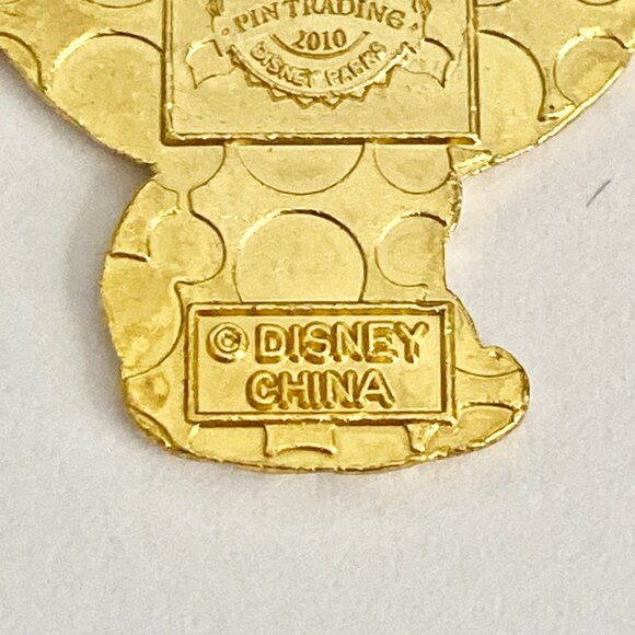 Disney Aristocats Marie Cat Trading Pin New 2010 Pink White Enamel Bow - Picture 6 of 8